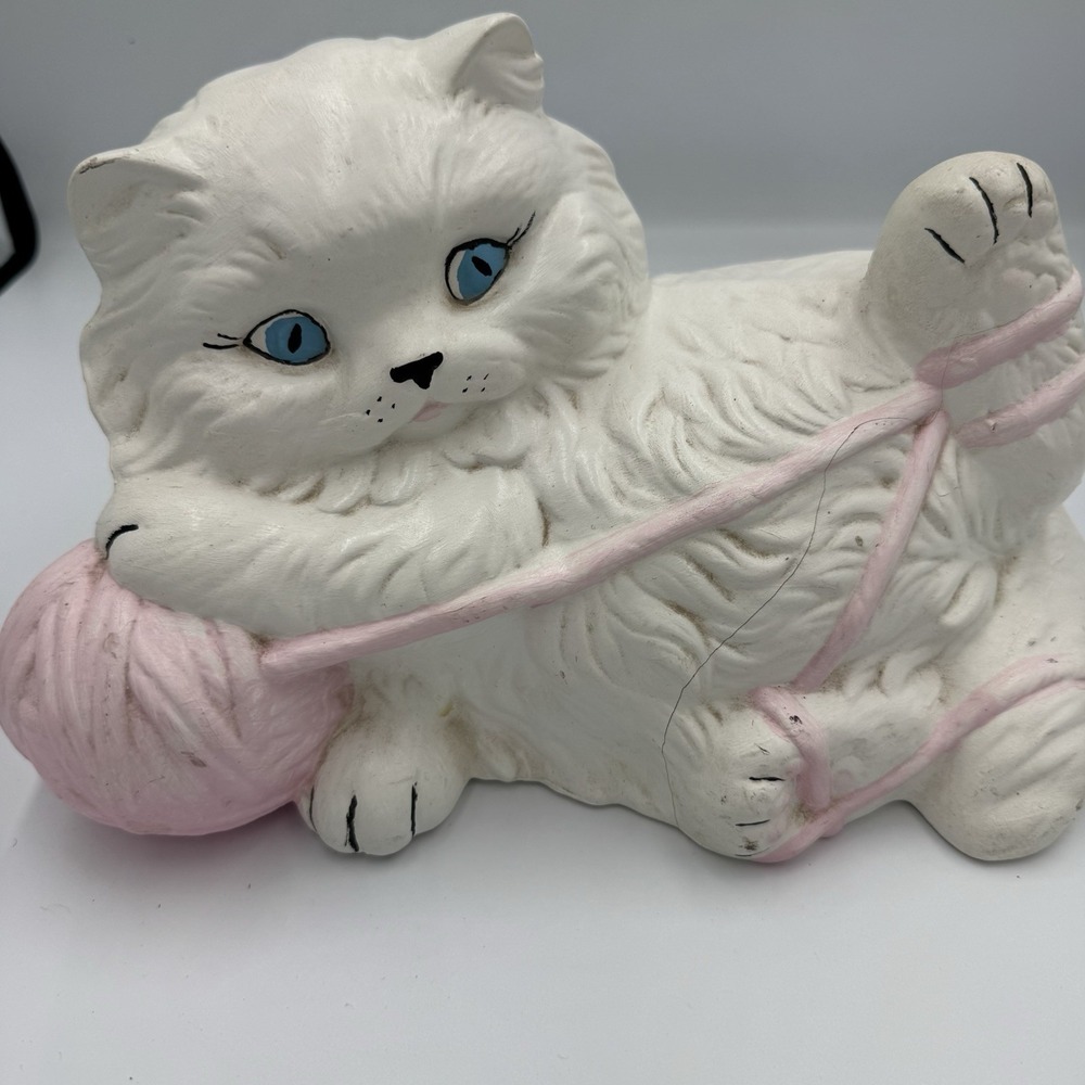Vtg 70s Hand Painted Ceramic Persian Cat Kitten with Yarn Kitschy - Cracked